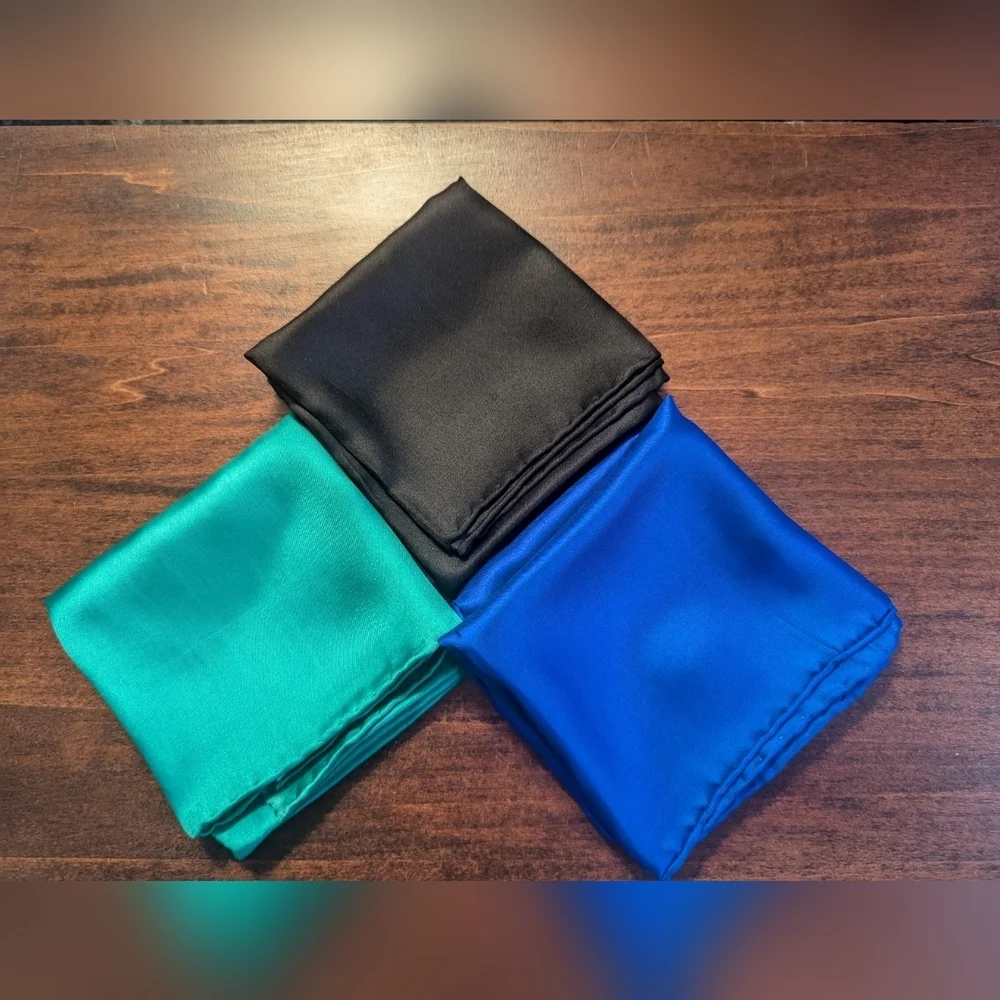 🖤 Triangle 3 Silk Vintage handsewn rolled handkerchief pocket square Green Blue